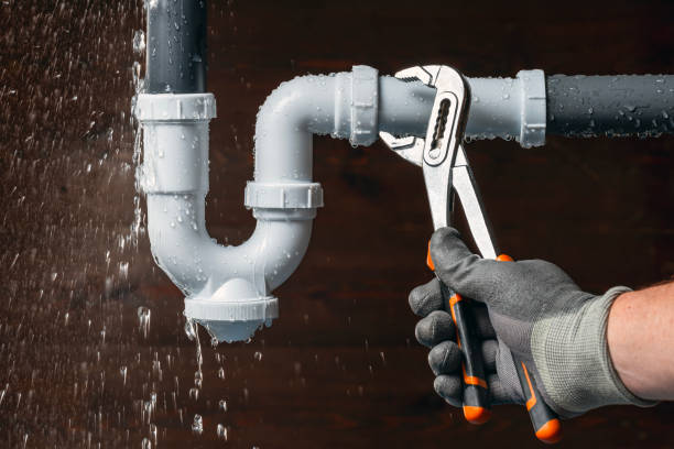 Professional Leak Detection technician working in Moundridge, KS